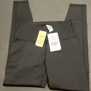 Fabletics High Waisted Solid Powerhold Legging Black Medium